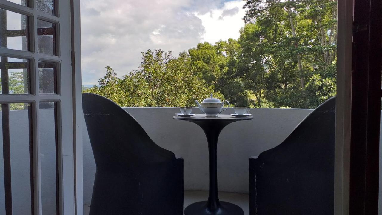 Crown Hills Kandy Inn Eksteriør bilde