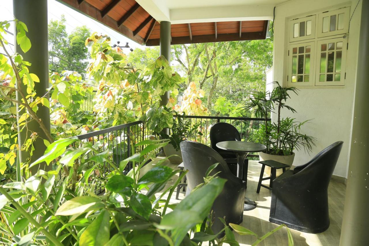 Crown Hills Kandy Inn Eksteriør bilde