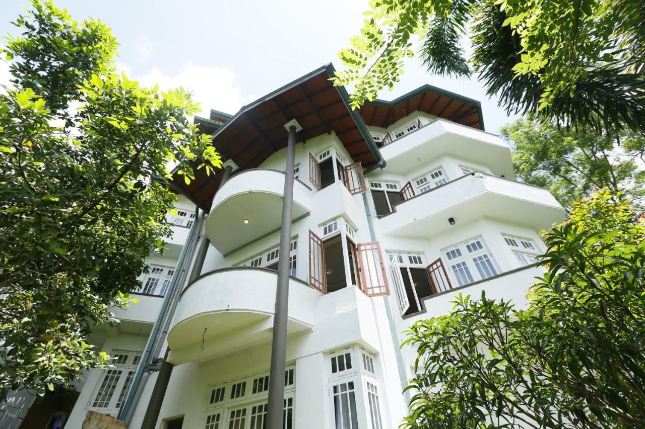 Crown Hills Kandy Inn Eksteriør bilde